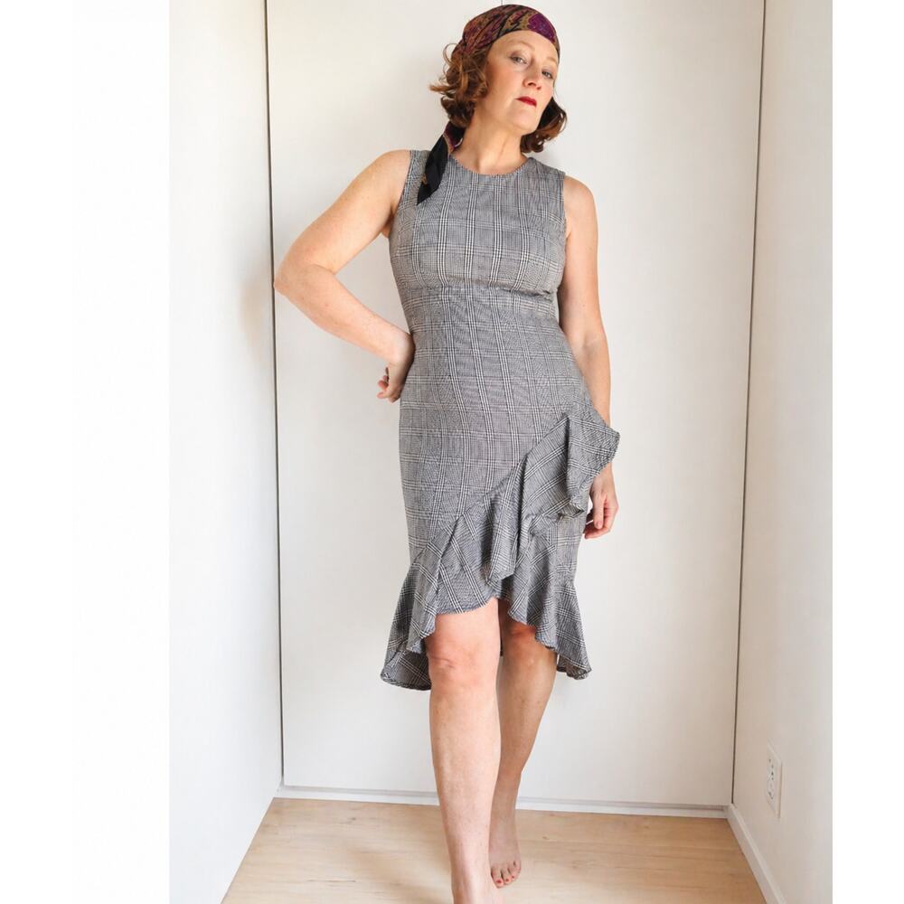 Womens Sexy Fitted Curve hugging Houndstooth Ruffle Dress Size 6 Clavin Klein